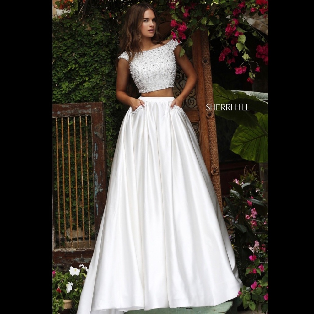 Sherri hill prom dress